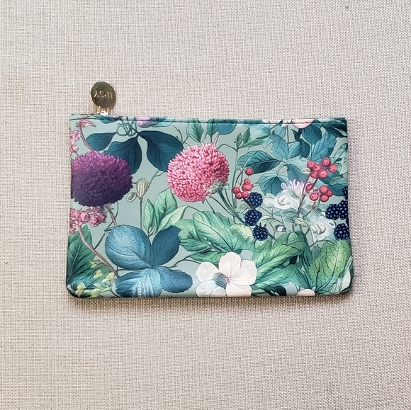 ipsy Bag Bundle - Picture 4 of 11